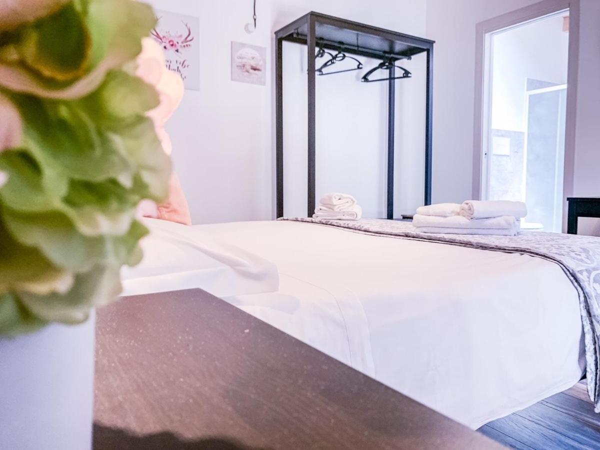 Bed and Breakfast Bb 26 Olbia Exterior foto